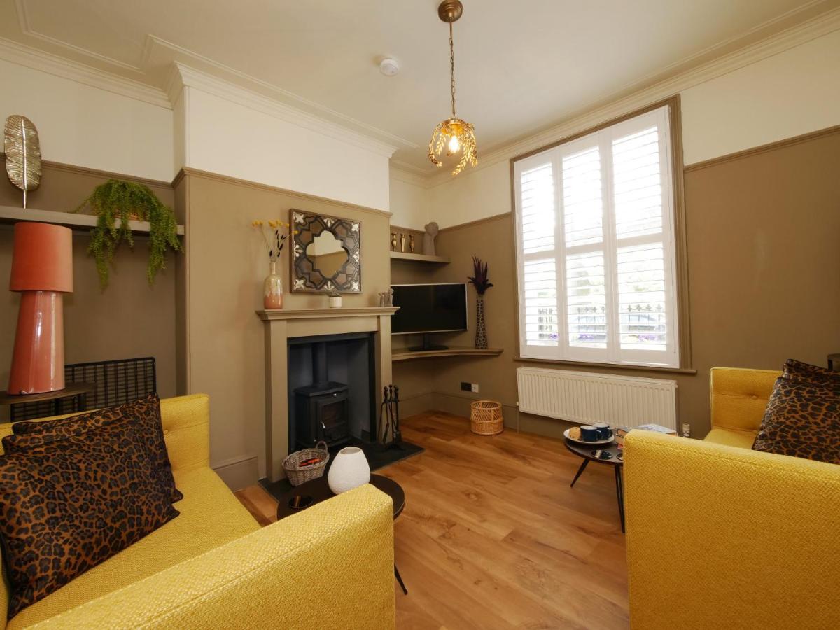 Bar Wall Cottage-City Wall Views-Sleeps 5 Йорк Экстерьер фото