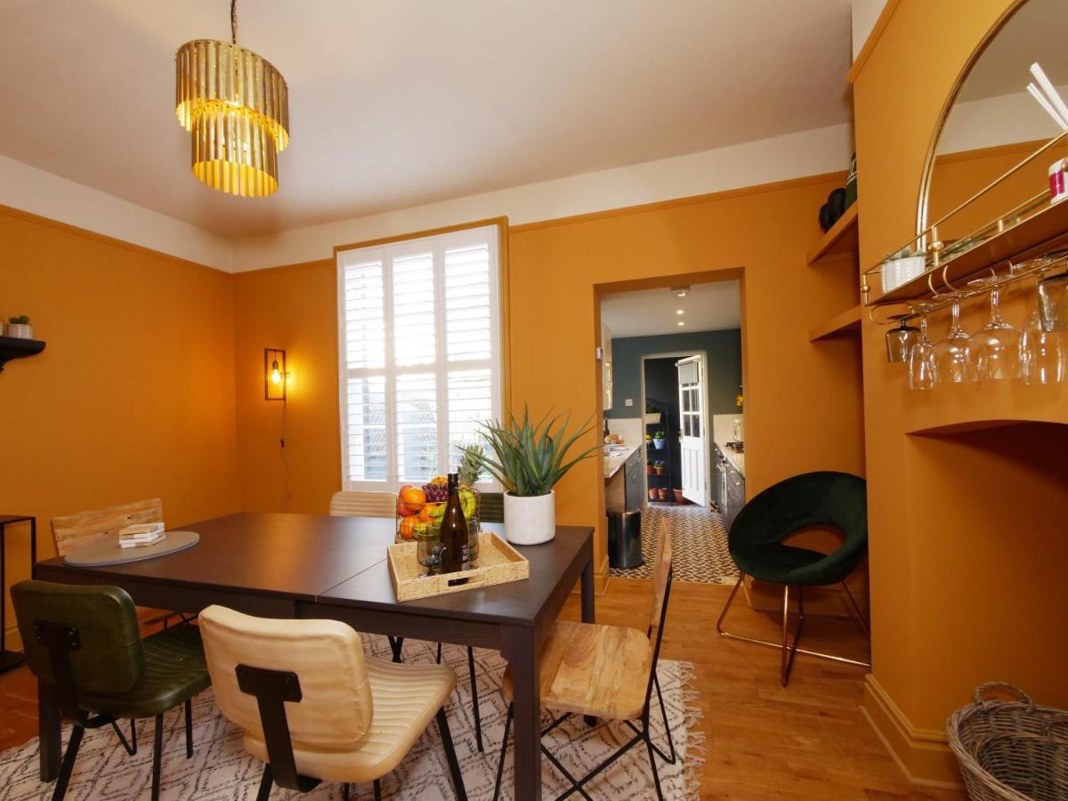 Bar Wall Cottage-City Wall Views-Sleeps 5 Йорк Экстерьер фото